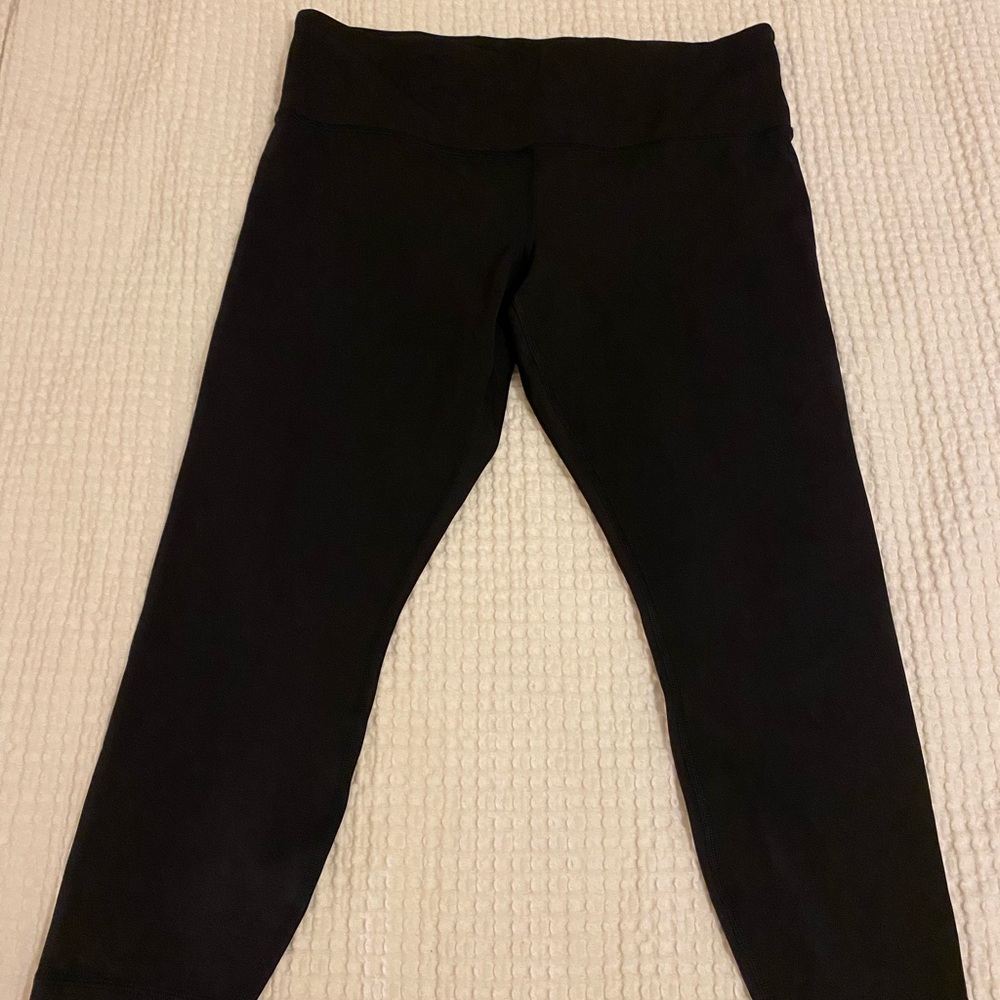 Athleta Black Elation Train 7/8 Leggings